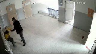 Ali Rıza Y kimdir, kaç yaşında ve ne yaptı? Tutuklandı mı? Öğrenciyi dövmesi olayı tepki çekti!