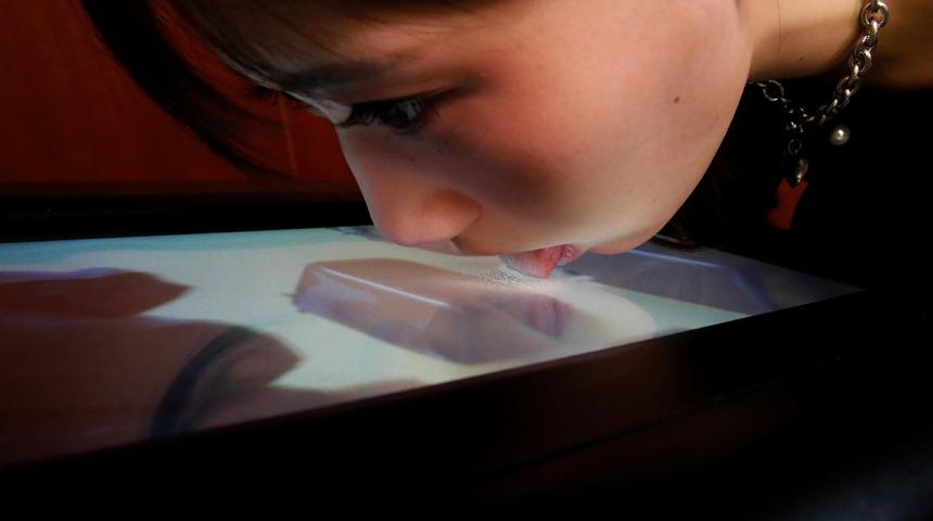  Bu kadarı da olmaz demeyin! Yalanabilir televizyon &uuml;retildi