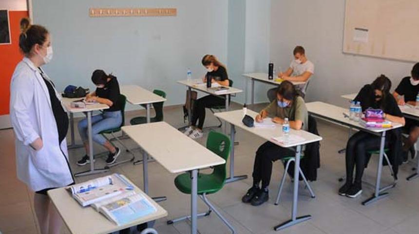 Son Dakika: Okullarda Omicron varyantı alarmı! Ders saatleri değişecek mi? Prof. Doç. Dr. Nafiz Koçak'tan dikkat çeken öneri