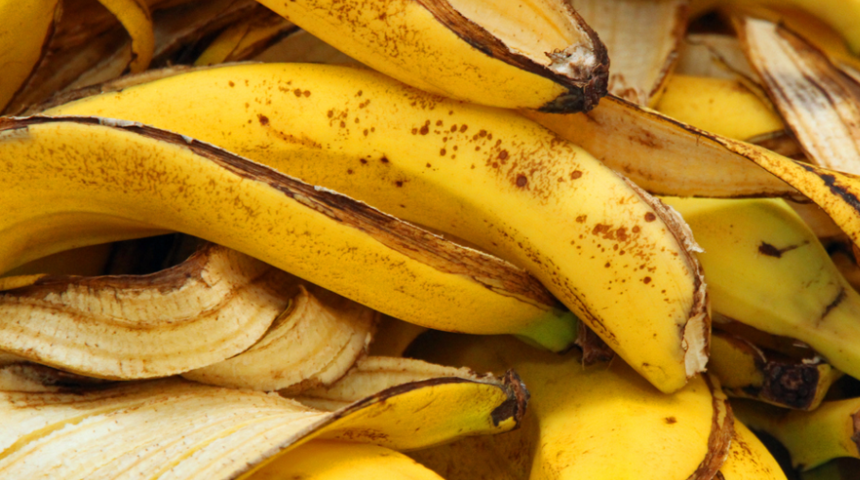 Muz kabuklarını çöpe atmayın! Bu doğal yöntem sayesinde ayakkabı temizliği çok daha ekonomik hale geliyor
