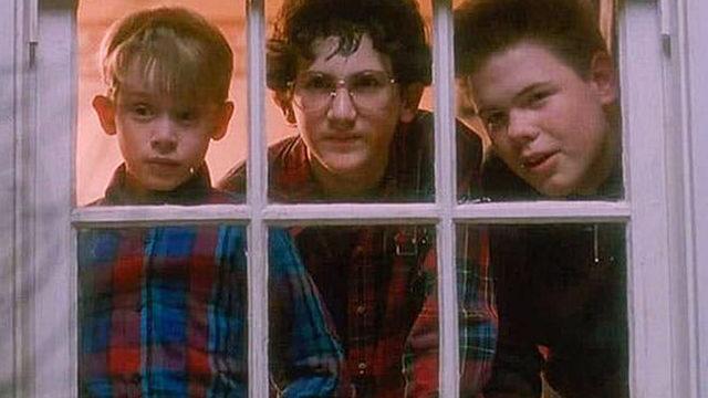 Evde Tek Başına'nın oyuncusu Devin Ratray kız arkadaşını boğmaya çalıştı