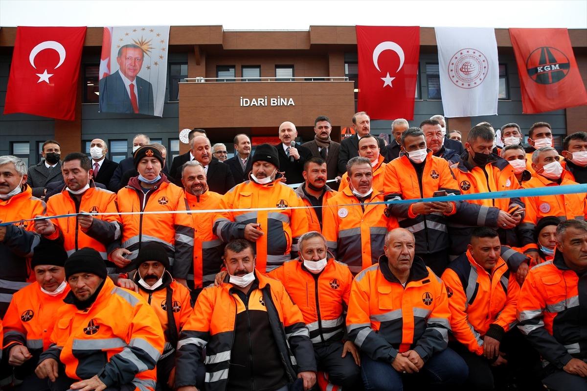 Bakanı Karaismailoğlu, Kırıkkale'de Karayolları 44. Şube Şefliğinin a&ccedil;ılışında konuştu: