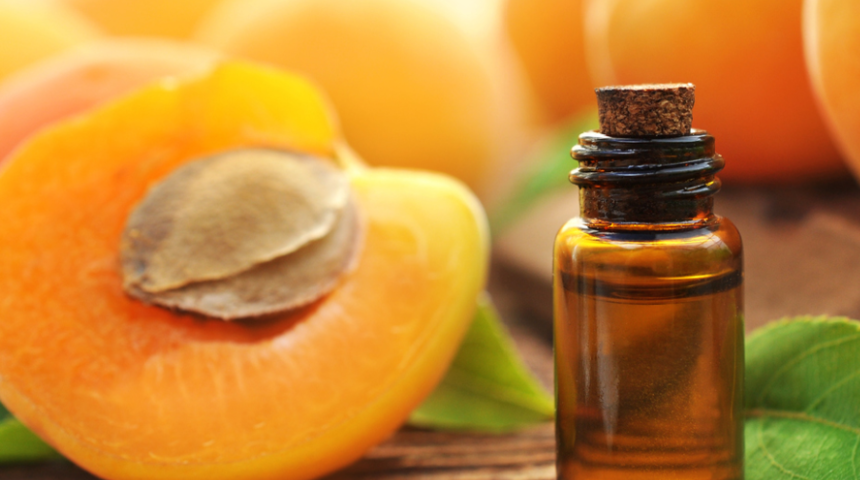 Meyvesi, kurusu ya da yağı fark etmiyor, o her şekilde çok faydalı! Kayısı çekirdeği yağının cilt ve saç için mucizevi etkileri neler?