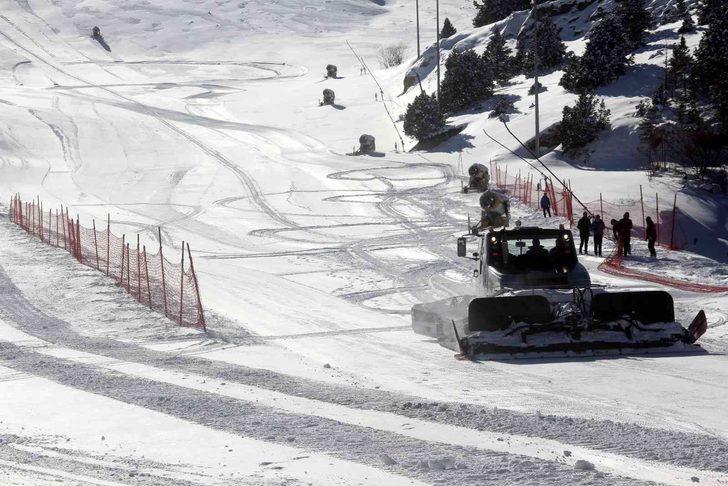 Yüzeyi buz tutan Ardıçlı Gölü'nde yeni sezon hazırlıkları başladı G2