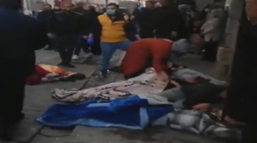 Küçükçekmece'de gaz zehirlenmesi! Bir kişi kapıyı kırıp 5 kişiyi kurtardı