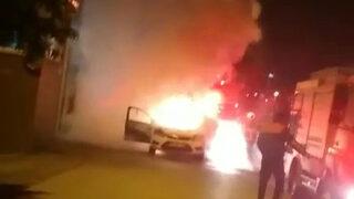 Adana'da alacaklılara kızan kişi hacizli otomobilini benzin döküp yaktı