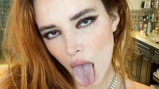 Ünlü oyuncu ve yönetmen Bella Thorne küvette çırılçıplak pozlarını paylaştı