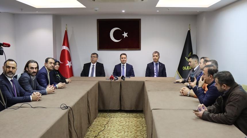 DEVA Partisi Genel Başkanı Babacan, Kilis'te gazetecilerle bir araya geldi: