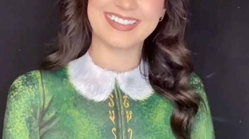 Noel için çırılçıplak soyundu! Vücudunu tamamen boyayla kapladı, hayranları şaşkınlık yaşadı