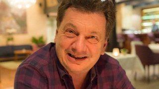 Vedat Milor, kızıyla çekildiği fotoğrafa yorum yapan takipçisine kızdı! “İsteseniz de istemeseniz de...”