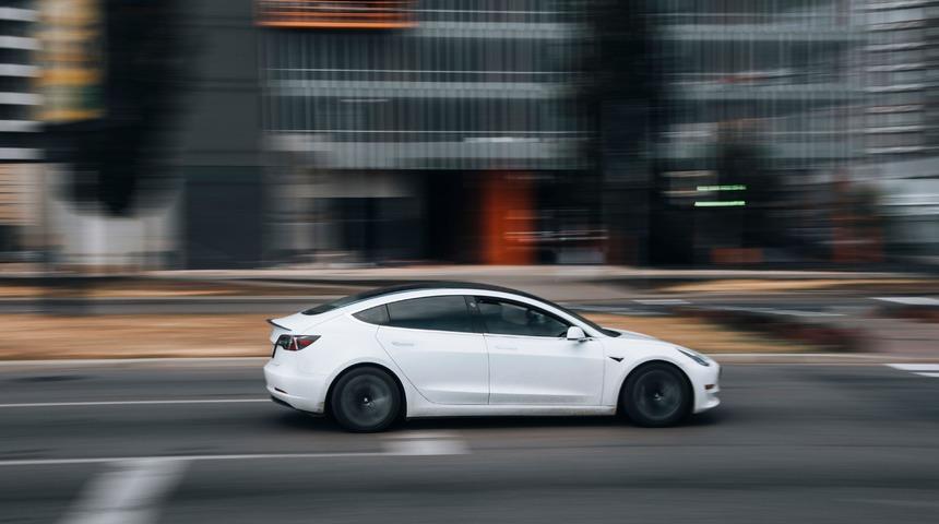 Tesla soruşturma sonrası harekete geçti: İzin vermeyecek!