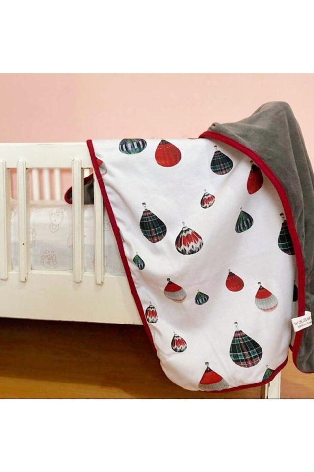 Bebeğiniz için güvenli ve sıcacık tutan en iyi bebek battaniyesi çeşitleri