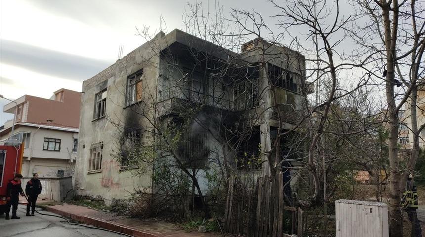 Samsun'da metruk evde çıkan yangın söndürüldü