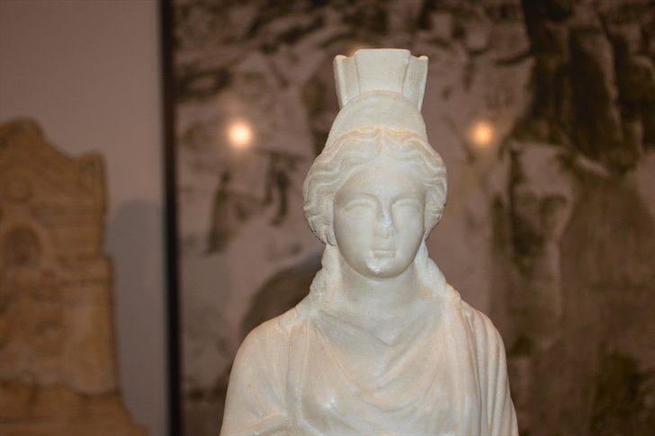 1700 yaşındaki "Kybele" heykeli, Afyonkarahisar'a getirildi G4