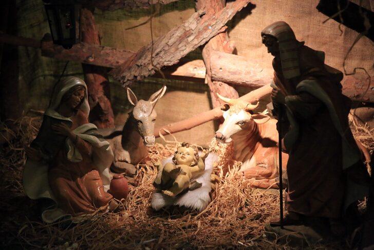 Mersin'de Katolik kilisesinde Noel ayini yapıldı G2