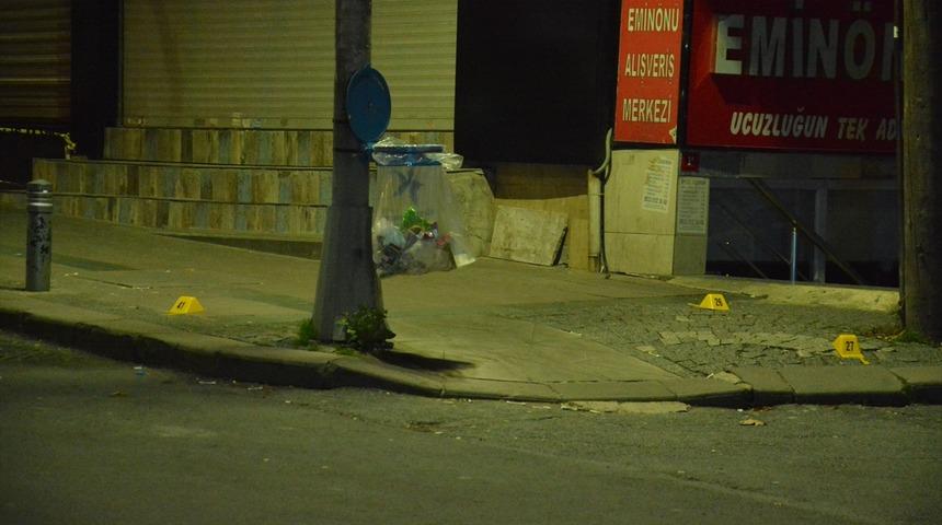 Küçükçekmece’de iki grup arasında silahlı kavga çıktı