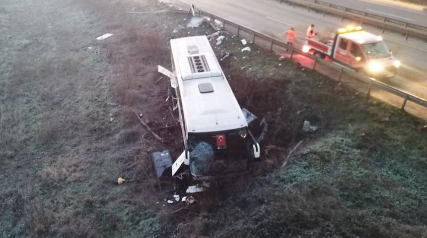 Bursa'da feci kaza! Yolcu otobüsü tarlaya uçtu: 12 yaralı