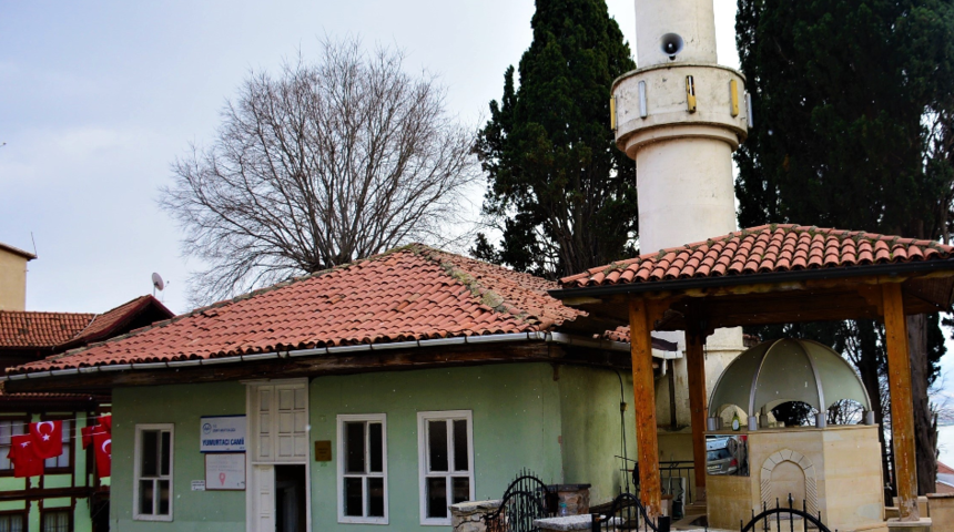 Kocaeli'deki bu cami 390 yıldır ayakta, sırrı hala çözülemiyor! Dikkat çeken saat detayı