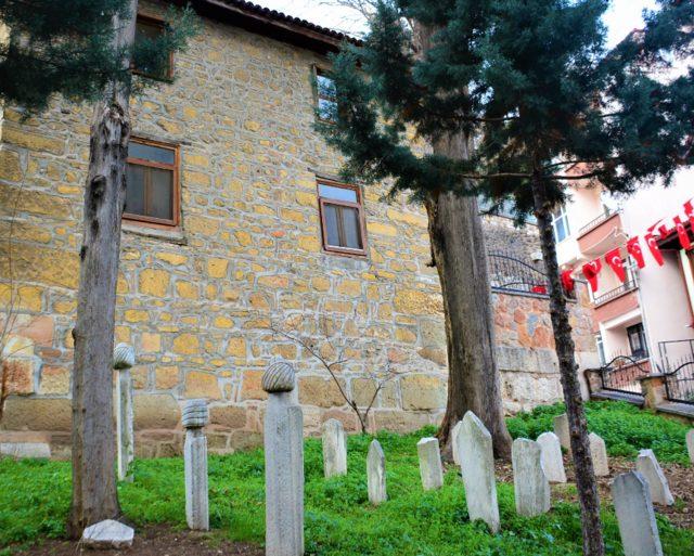 Kocaeli deki bu cami 390 yıldır ayakta, sırrı hala çözülemiyor! Dikkat çeken saat detayı 1