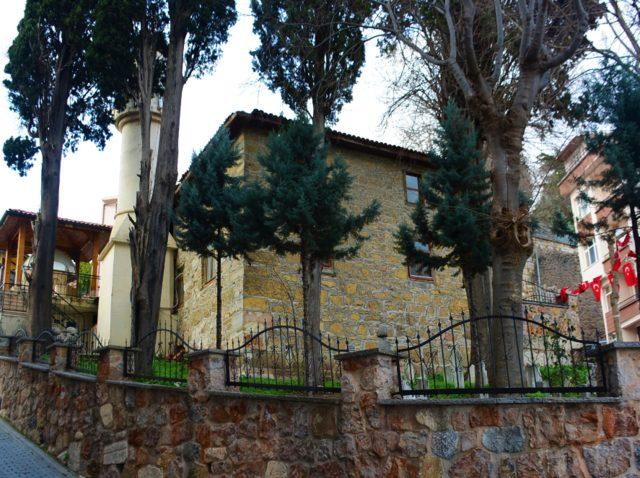 Kocaeli deki bu cami 390 yıldır ayakta, sırrı hala çözülemiyor! Dikkat çeken saat detayı 3