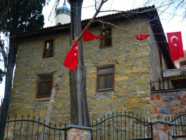 Kocaeli deki bu cami 390 yıldır ayakta, sırrı hala çözülemiyor! Dikkat çeken saat detayı 5