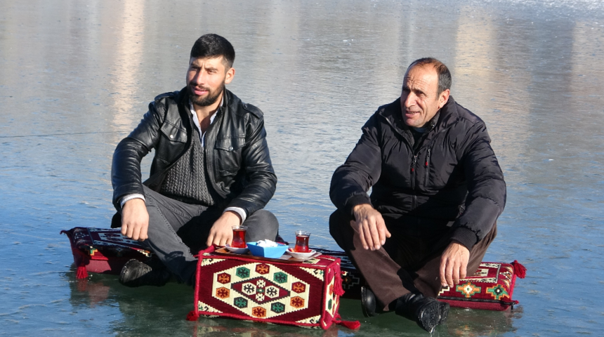 Çıldır Gölü dondu, Türkiye'nin en soğuk yeri Ardahan oldu! Eksi 30'u gördüler