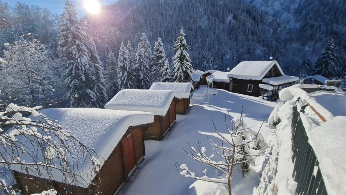 Rize'de kar nedeniyle 43 k&ouml;y yolu ulaşıma kapandı
