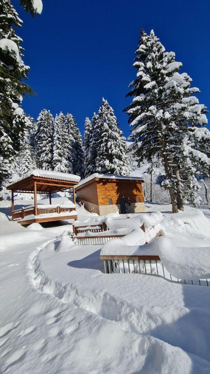 Rize'de kar nedeniyle 43 köy yolu ulaşıma kapandı G4