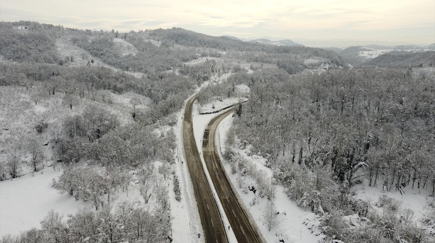 Batı Karadeniz'de kar manzarası havadan görüntülendi
