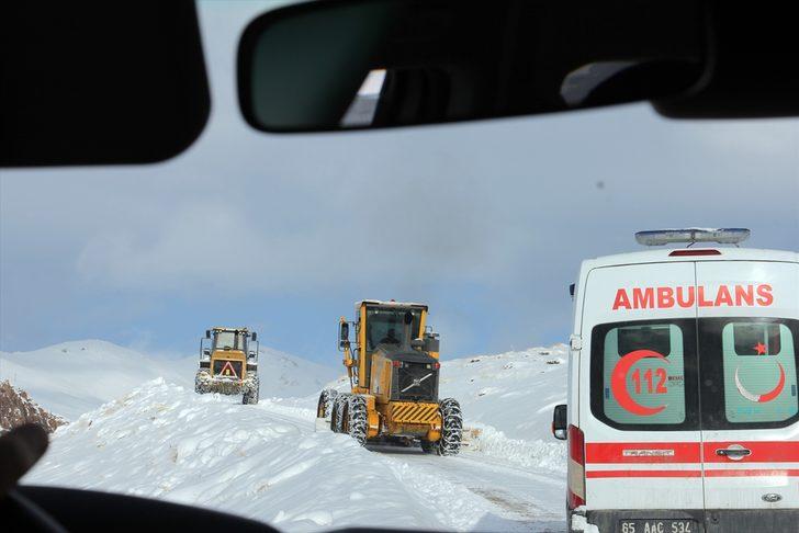 Yolu kardan kapanan mahallede omzu kırılan çoban için ekipler seferber oldu G4