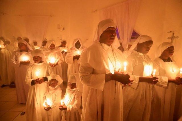 Kenya'nın Nairobi kentinde rahibeler dua okudu