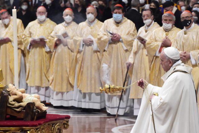 Papa Francesco'nun yönettiği ayin Covid önlemleri nedeniyle erkene çekildi