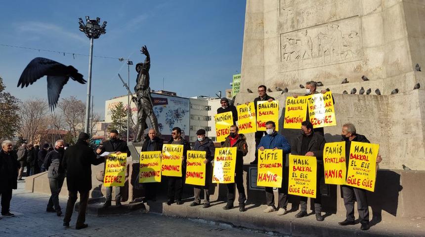 Mahalle bakkalları süpermarketlere karşı! "Aslında bakkallarda çok daha uygun fiyatlar varken..."