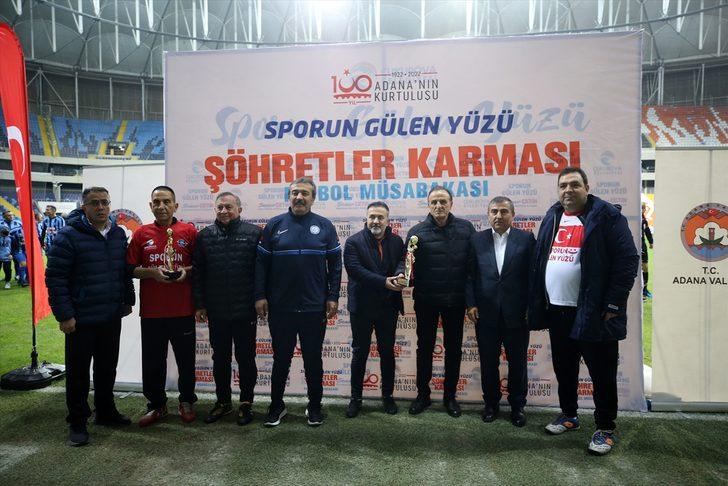 Adana Demirspor ve Adanasporlu eski oyuncular "şöhretler karması" maçında karşılaştı G1