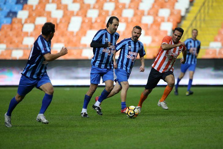 Adana Demirspor ve Adanasporlu eski oyuncular "şöhretler karması" maçında karşılaştı G4