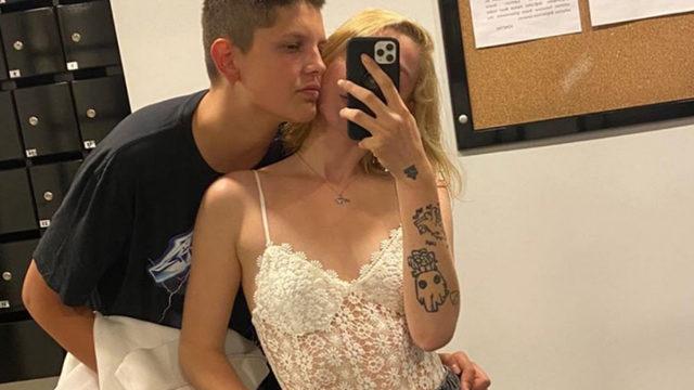 Ebrar Karakurt sevgilisiyle geziyor! Sarmaş dolaş poz