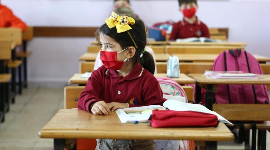 Bilim Kurulu üyesi Mustafa Necmi İlhan açıkladı! Bulaş kaynağı çocuklar mı?