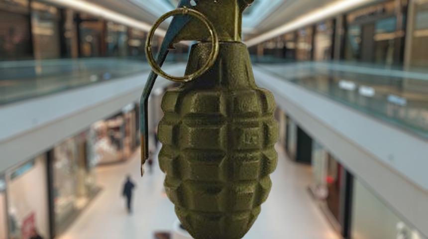 AVM'de korku dolu anlar! Üzerinden el bombası çıkınca...