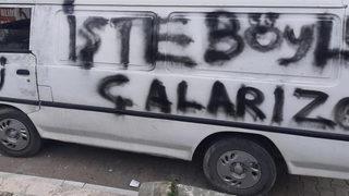 Son Dakika: Çaldıkları aracın üstüne İşte böyle çalarız yazıp, sokak ortasında bıraktılar! Aracın sahibi görünce...