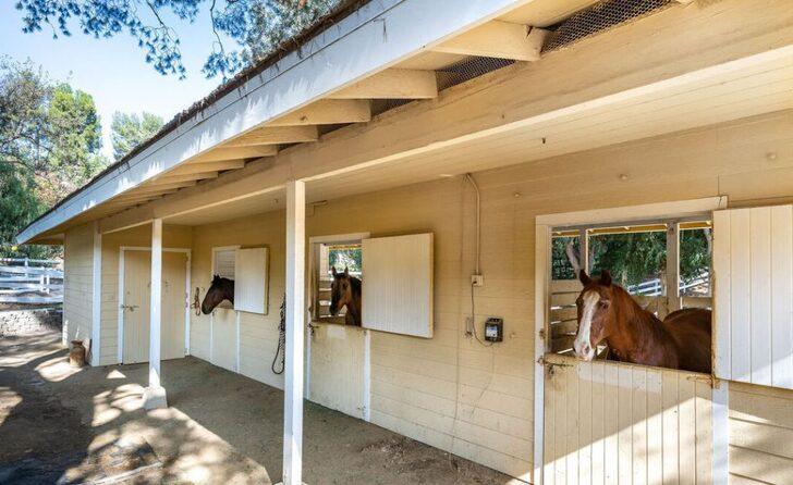 Kanye West eski karısı Kim Kardashian'ın karşı sokağında 4,5 milyon dolarlık ev aldı G5