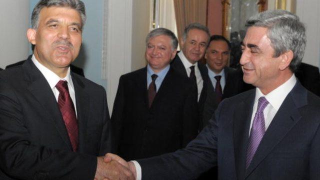 Abdullah Gül ve Serj Sarkisyan, 6 Eylül 2008'de milli maç sonrası Erivan'da bir araya geldi