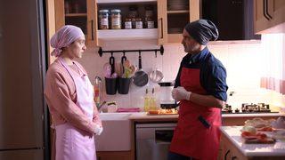 Masumlar Apartmanı 53. yeni bölümde Arda Türkmen sürprizi! Gülben ile yemek yapacak