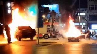 Sakarya'da seyir halindeki otomobil alev topuna döndü! Son anda kurtuldu