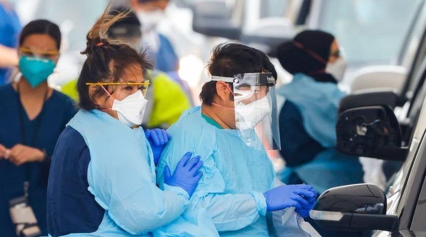 Covid: Avustralya&rsquo;da koronavir&uuml;s testleri pozitif &ccedil;ıkan y&uuml;zlerce kişi yanlış bilgilendirildi