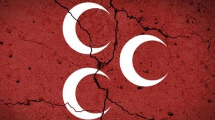 MHP'de istifa depremi! Meral Akşener'in partisine katılıyorlar...