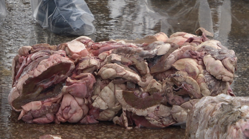 Bozuk ve son kullanma tarihi geçmiş 4 tondan fazla et ele geçirildi! Son kullanma tarihine dikkat