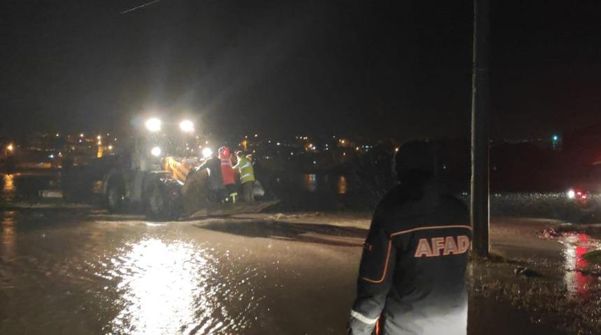 Edirne'yi sel vurdu! Metrekareye 43 kilogram yağış d&uuml;şt&uuml;