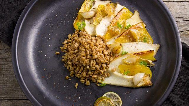 En lezzetli ana yemeklerin eşlikçisi, karamelize meyve ve sebzeler nasıl yapılır?