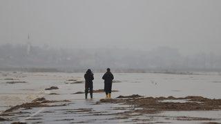 Marmara'nın tahıl ambarı can çekişiyor! Sular altında kaldı, ekipler askeri araç ve kepçelerle müdahale etti