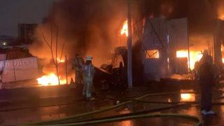 Son dakika: Küçükçekmece'de korkutan yangın